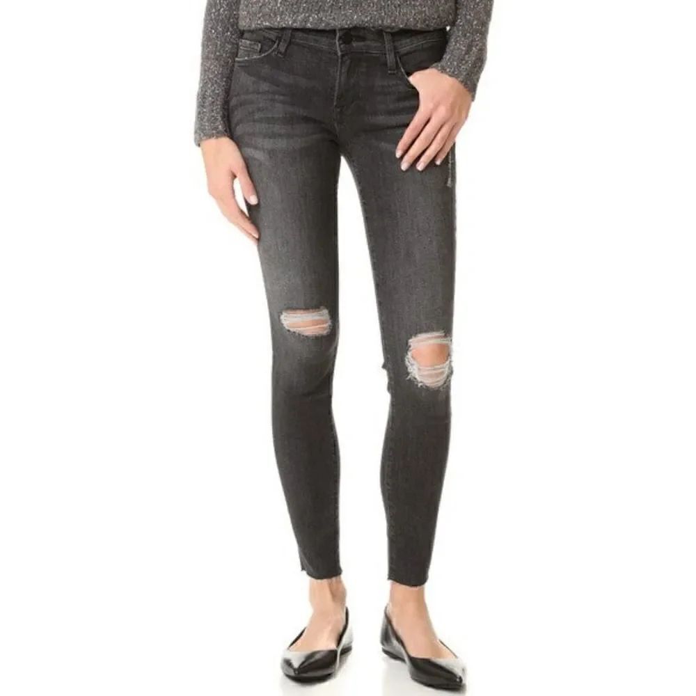 Frame - Le Skinny De Jeanne in Mercer Distressed Women's Size 29. Distressed raw